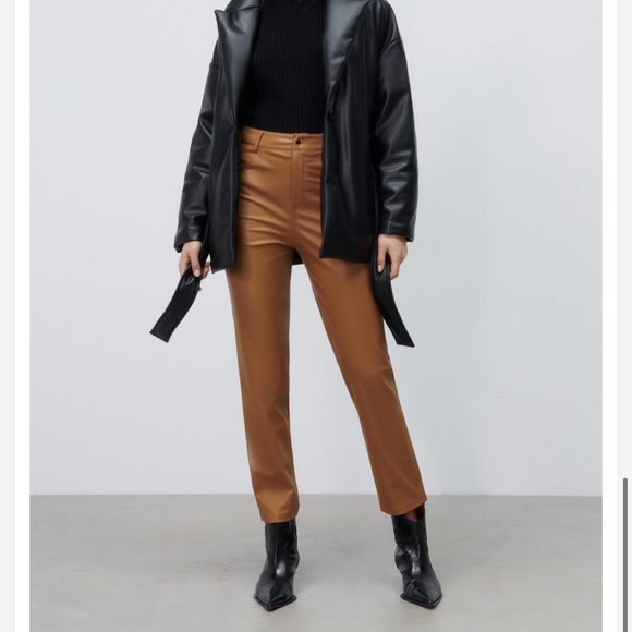 Zara Pants - Faux leather mom fit pants // ZARA
